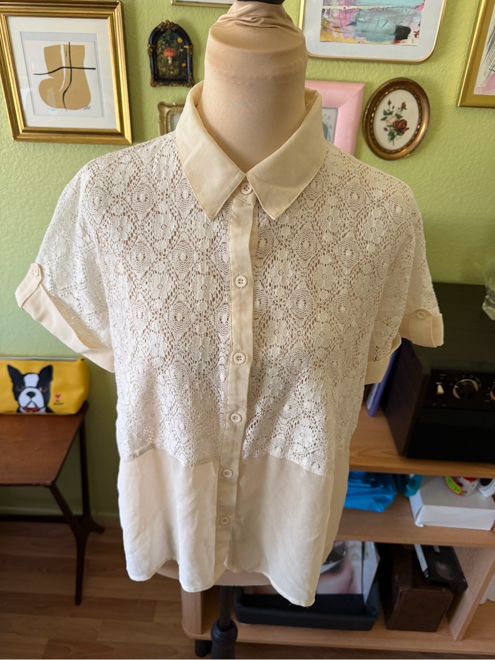 Forever 21 Cream Lace Short Sleeve Button-Down Blouse